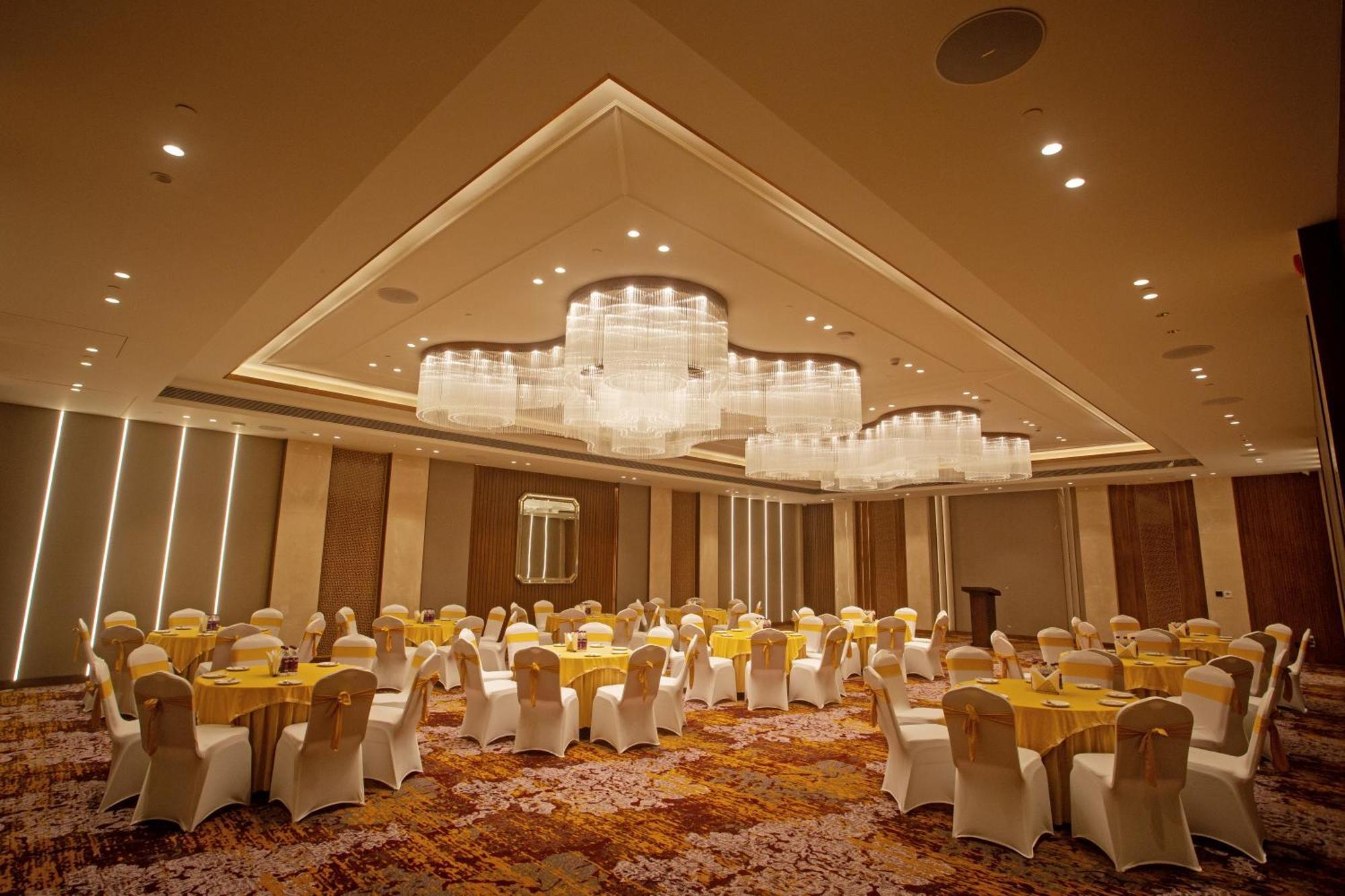 Hotel Arista By Ambition Guwahati Esterno foto